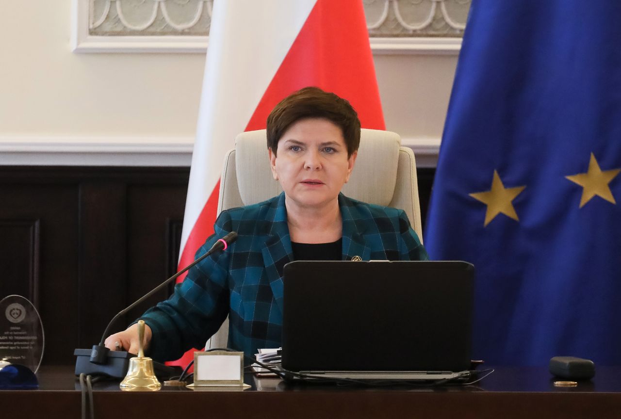 Ludzie Szydło wracają do Kancelarii Premiera. Pomagali przy akcji "Sprawiedliwe Sądy"