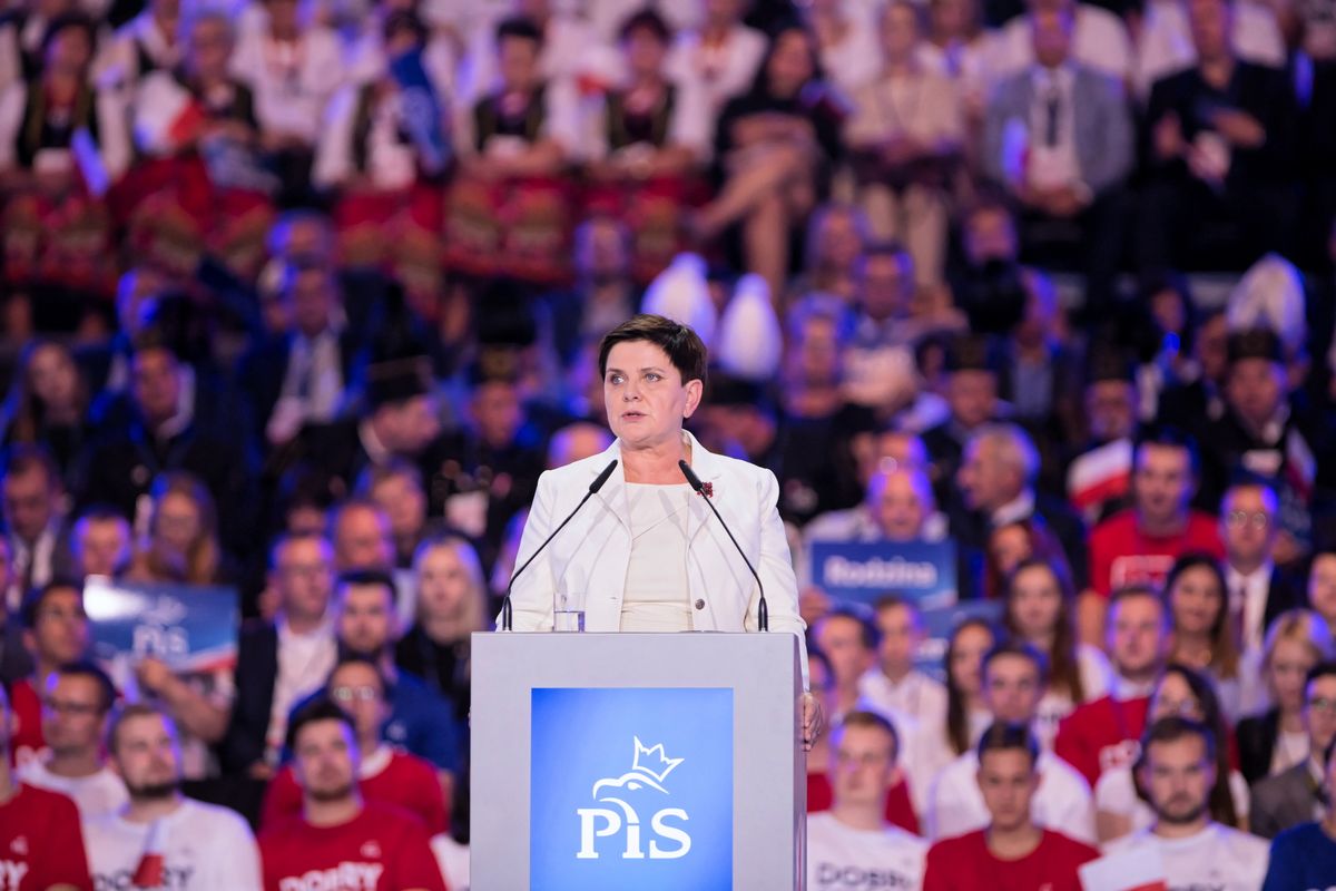 Wybory parlamentarne 2019. Beata Szydło żartuje o broszce. "Znalazła się"