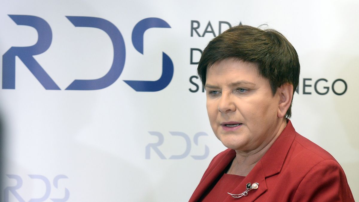 Zwiększenie pensum. Zdaniem wicepremier Szydło zwolnień nie będzie, bo nauczyciele i tak odchodzą z zawodu