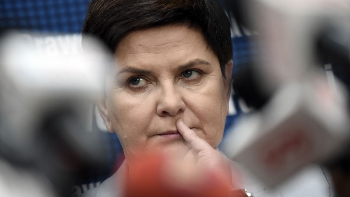 - Egzaminy się odbędą - zapewnia Beata Szydło. 