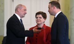 Zakulisowe działania MON. Duda i Szydło w niebezpieczeństwie?