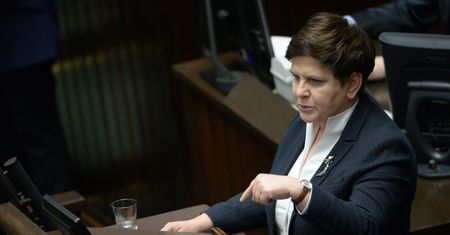 Polacy nie sądzą, że członkom rządu należały się nagrody. Nowy sondaż