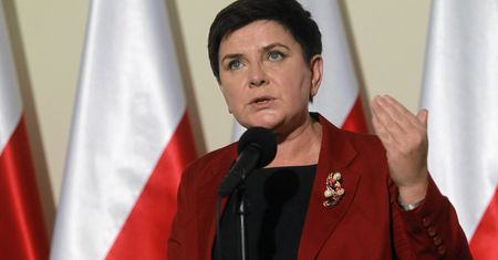 Polacy o dwóch latach rządów PiS: dla 37 proc. to zmiana na gorsze, 36 proc - na lepsze