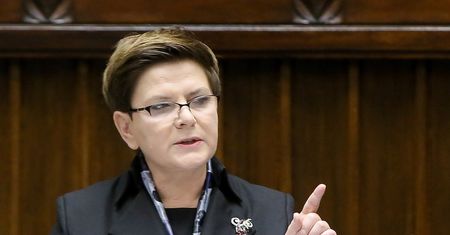 Beata Szydło nastraszyła i pochwaliła. Fala komentarzy