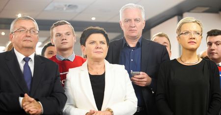 Tak Beata Szydło skomentowała sondażowe wyniki wyborów. Zadziwiające słowa o Jakim