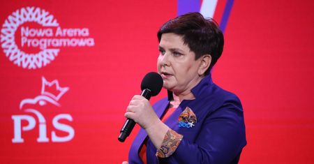 500 plus dla samotnych rodziców. Szydło zapowiedziała zmiany w programie
