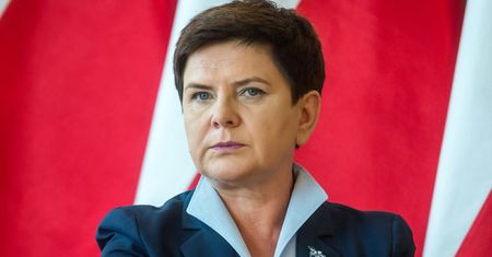 Internauci przejęli hasło nowej akcji rządu. Kpią z wpadek PiS