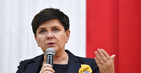 "Ona jest pośmiewiskiem". Gromy w Beatę Szydło