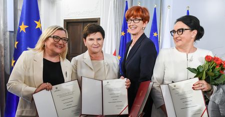 Rekonstrukcja rządu. Ministrowie odeszli, kancelaria premiera ukrywa ich oświadczania majątkowe
