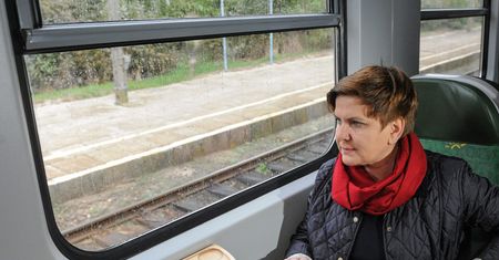 Z Warszawy do Wiednia przez Brzeszcze. Obok domu premier...