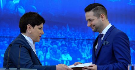 Wybory do PE. Wyścig Szydło z Jakim