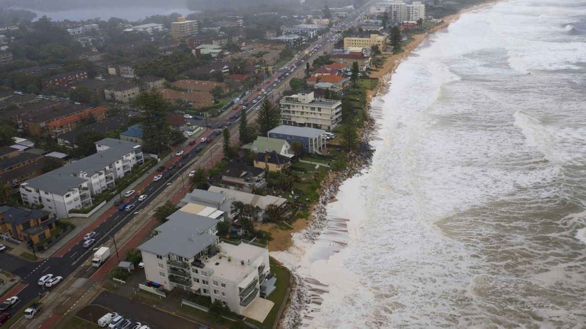 W Sydney woda zalała plaże. Miniony weekend był najbardziej deszczowym w tym mieście od ponad 20 lat.