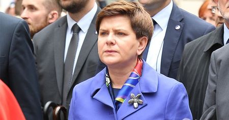 Skandal z Beatą Szydło. Chcą ją wywieźć na taczkach! A wszystko przez...