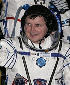 Statek z amerykańskim turystą kosmicznym przycumował do stacji kosmicznej