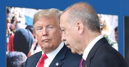 Donald Trump zdradził Kurdów. Czy chodzi o pieniądze?