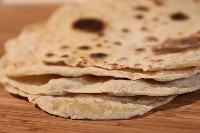 Pełnoziarnisty placek tortilla