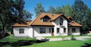 Tynki elewacyjne: cienkowarstwowe czy tradycyjne?