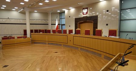13 dni. Tyle czasu na orzekaniu spędzili w tym roku sędziowie TK