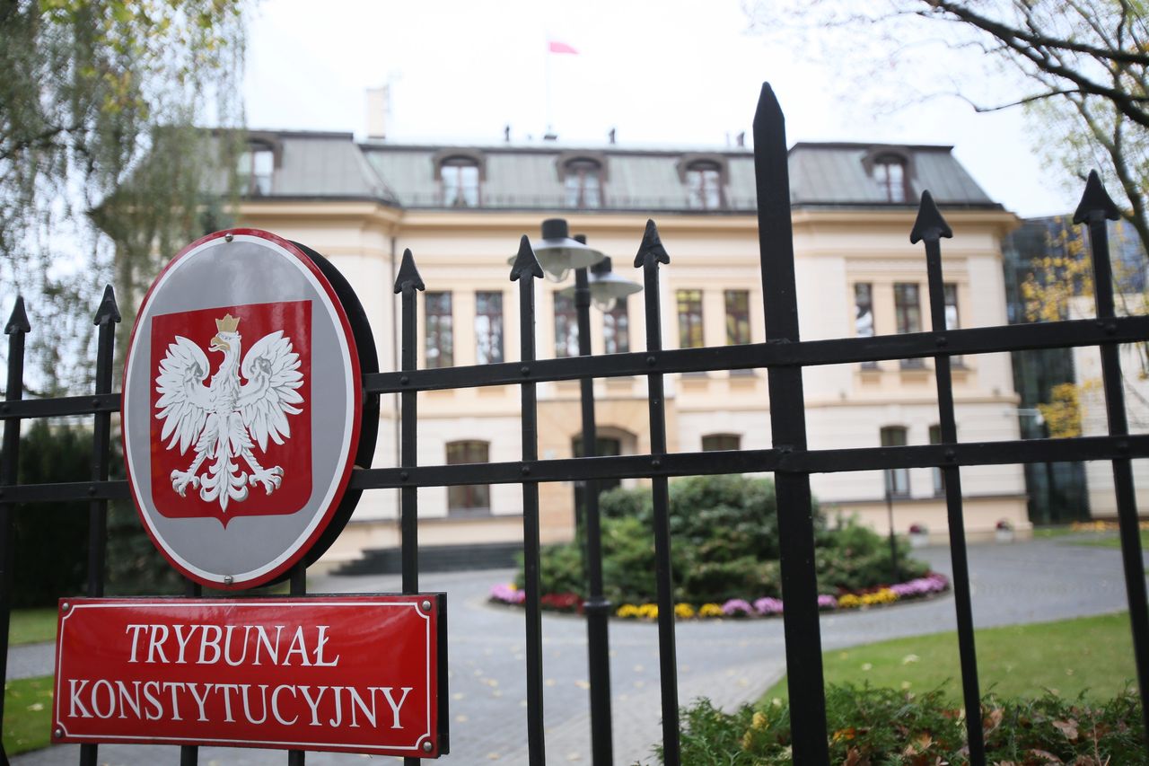 Na konferencję z premierem wpuszczono tylko media publiczne. Jest tłumaczenie