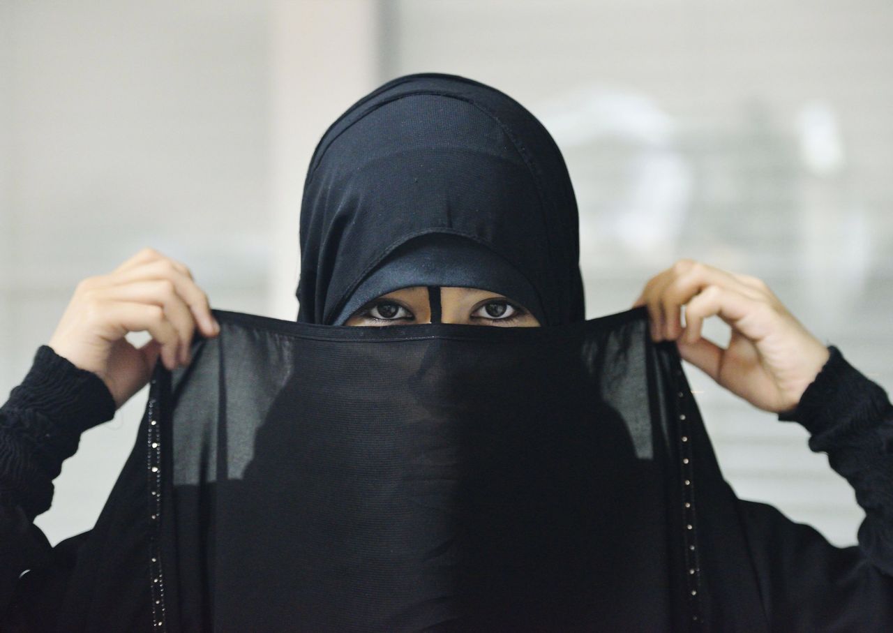 Areszt za noszenie krótkiej spódniczki. Saudyjska "policja religijna" błyskawicznie zatrzymała dziewczynę