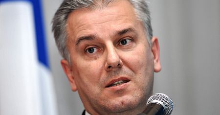 Sprawa pozwolenia na broń Cezarego Grabarczyka. Lekarka z zarzutami