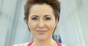 Marta Kielczyk perfekcyjnie łączy kolory. Zestawiła żakiet w paski z czerwonymi, bardzo obcisłymi rurkami [zdjęcia]