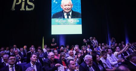 Bartłomiej Biskup: Konstytucja bez zmian, czyli o większości konstytucyjnej PiS (Opinia)