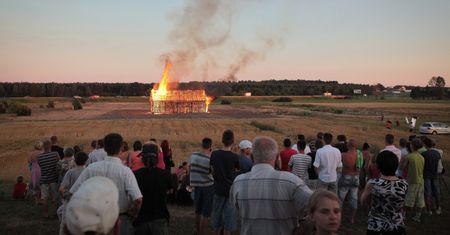 Powstanie nowy film o zbrodni w Jedwabnem. Polacy nie będą w nim zabójcami Żydów