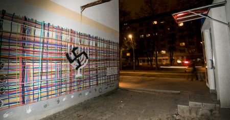 Kolejna swastyka w Białymstoku. Policja szuka sprawcy