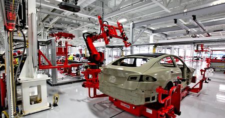 Koronawirus uderza w motoryzację. Milion osób może stracić pracę