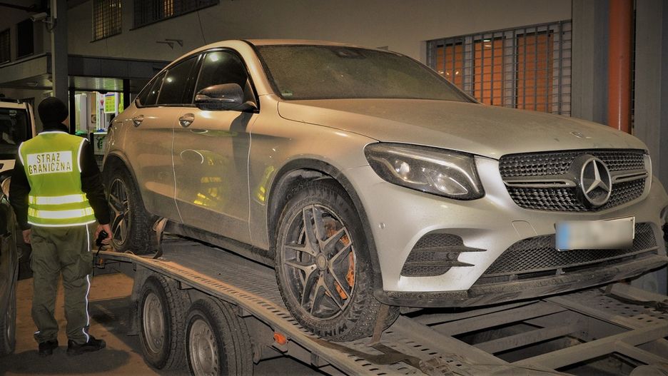 Skradziony mercedes na granicy w Medyce