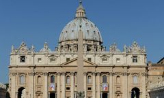 Nuncjusz we Francji oskarżony o molestowanie. Odebrano mu immunitet