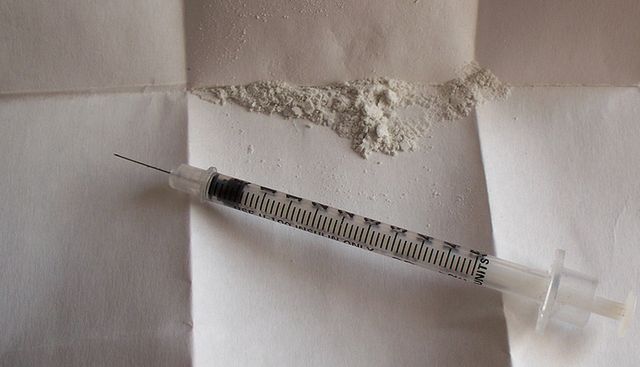 Nastolatek podał koleżance roztwór morfiny