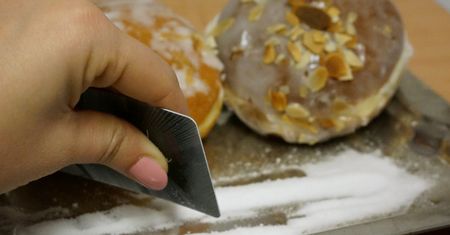 To jednak nie była mąka. Nalot na producenta pączków