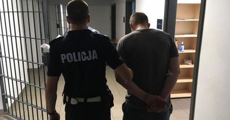 Bielsko-Biała. Uszkodzonym samochodem wiózł kilogram marihuany