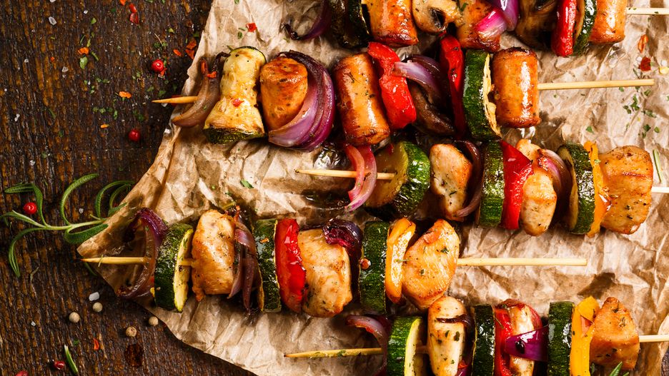 Szaszłyki mogą być mięsne lub jarskie