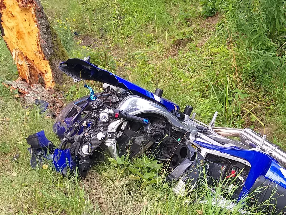 Wypadek pod Giżyckiem. Motocyklista zderzył się z sarną, nie żyje