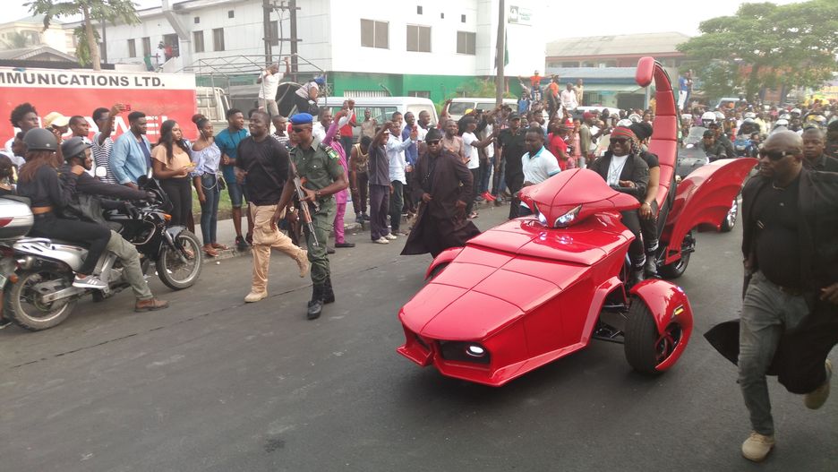 Pojazd Nigeryjczyka na paradzie w czasie karnawału Calabar