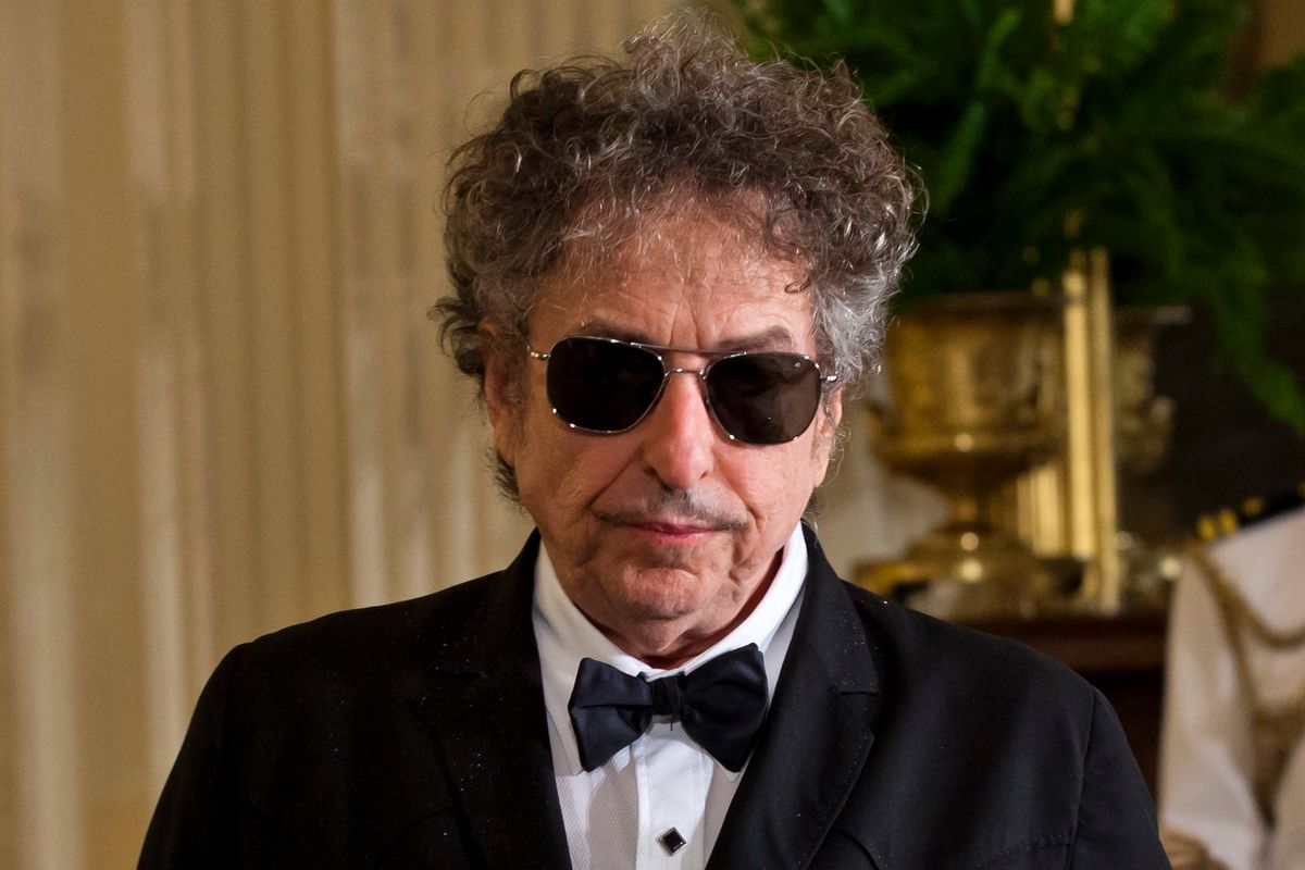 Bob Dylan odebrał dyplom oraz medal noblowski
