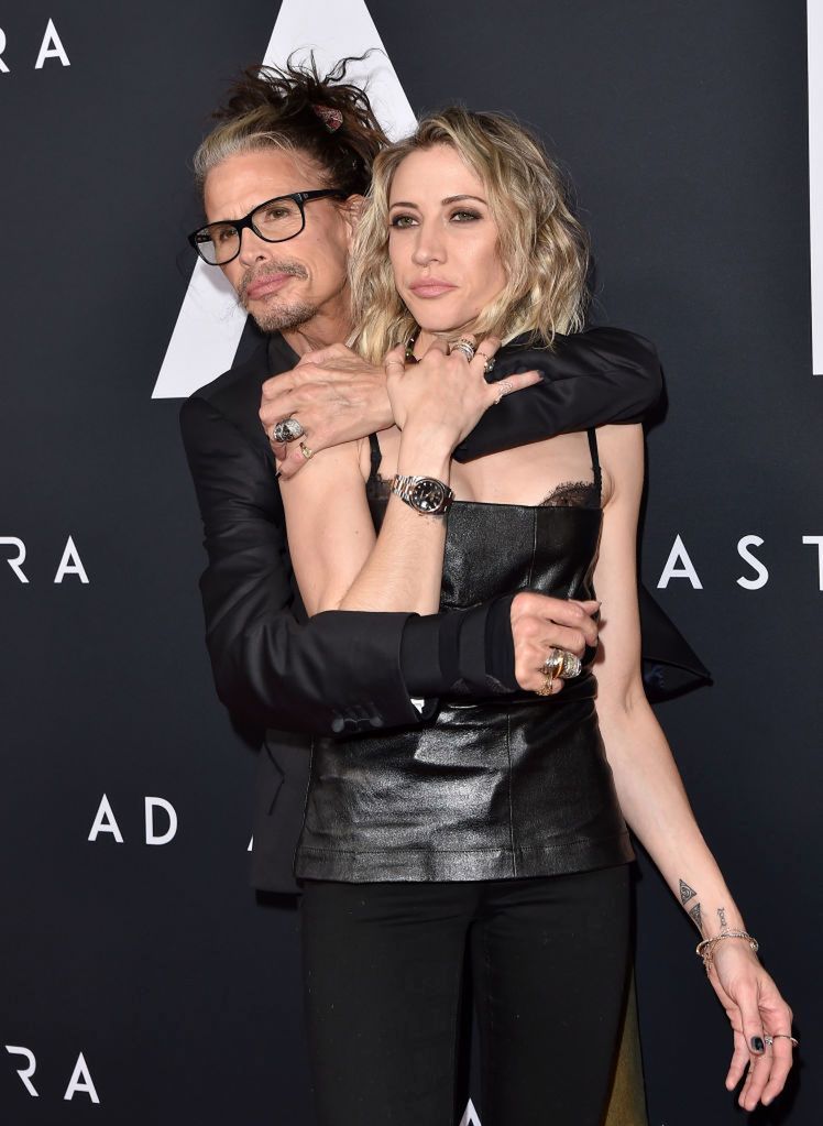 Steven Tyler na premierze filmu córki. Nie mógł się odkleić od młodej partnerki