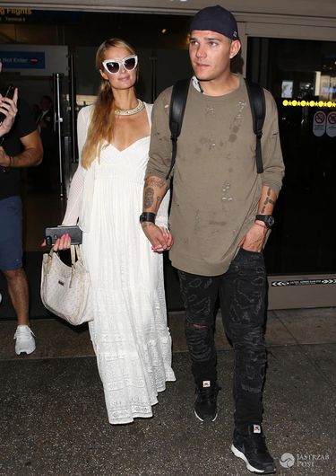 Paris Hilton i Chris Zylka na lotnisku