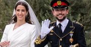 Ślub księcia Husajna. Furorę zrobiła suknia ślubna panny młodej. Spójrzcie tylko na ten tren!