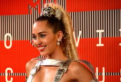 2015 MTV VMA: Miley Cyrus niemal nago!