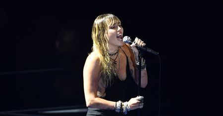 Miley Cyrus ma nowy tatuaż. Podsumowuje rozstanie z Liamem