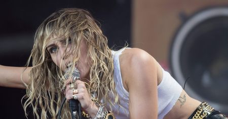 Miley Cyrus szokuje w nowym teledysku