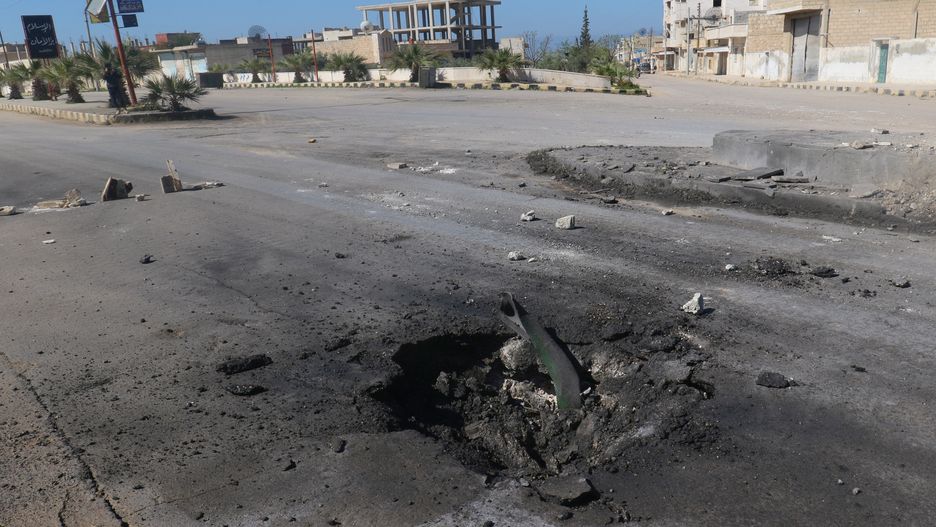 Krater po ataku chemicznym w Idlib