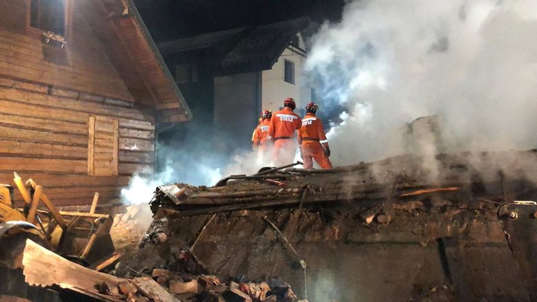 Na miejscu eksplozji całą noc pracowali strażacy