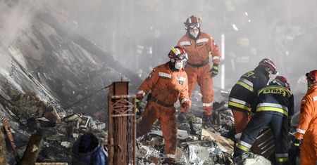 Wybuch w Szczyrku. Strażak spadł z wysokości ok. 3 m