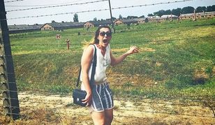 Brytyjscy turyści w ogniu krytyki. Wszystko przez skandaliczne zdjęcia z Auschwitz