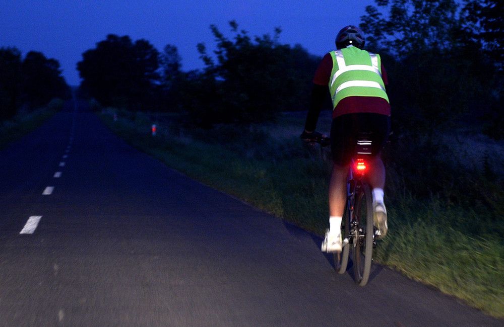 Tragedia tuż przed Wielkanocą. Rowerzysta zginął pod kołami auta